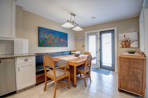 616 9 Avenue Ne, Calgary, AB - Indoor Photo Showing Other Room