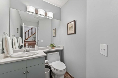 213 Citadel Gardens Nw, Calgary, AB - Indoor Photo Showing Bathroom