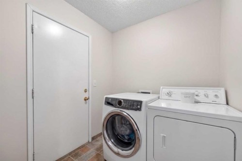 213 Citadel Gardens Nw, Calgary, AB - Indoor Photo Showing Laundry Room