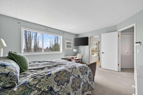 213 Citadel Gardens Nw, Calgary, AB - Indoor Photo Showing Bedroom