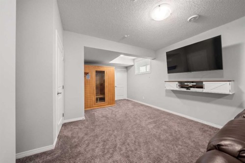 39 Heritage Boulevard, Cochrane, AB - Indoor Photo Showing Other Room