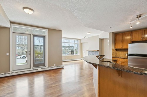 108-990 Centre Avenue Ne, Calgary, AB - Indoor Photo Showing Kitchen