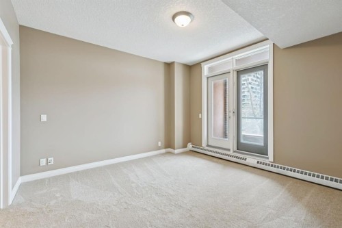 108-990 Centre Avenue Ne, Calgary, AB - Indoor Photo Showing Other Room