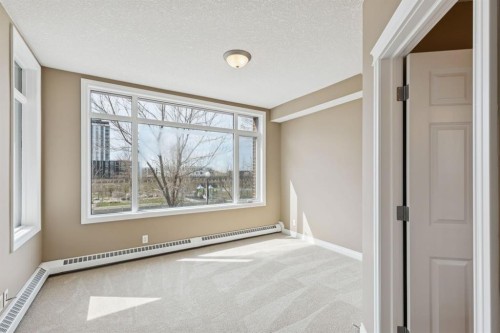 108-990 Centre Avenue Ne, Calgary, AB - Indoor Photo Showing Other Room