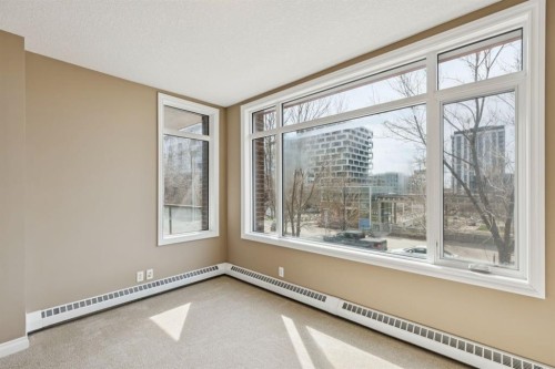 108-990 Centre Avenue Ne, Calgary, AB - Indoor Photo Showing Other Room