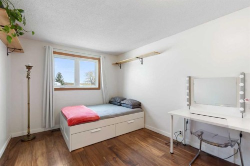 84 Abingdon Crescent Ne, Calgary, AB - Indoor Photo Showing Bedroom