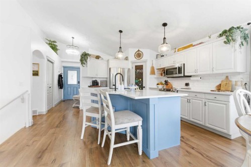 212 Cove Drive, Chestermere, AB - Indoor Photo Showing Kitchen With Upgraded Kitchen