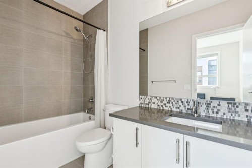 146 Norford Common Nw, Calgary, AB - Indoor Photo Showing Bathroom
