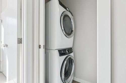 146 Norford Common Nw, Calgary, AB - Indoor Photo Showing Laundry Room