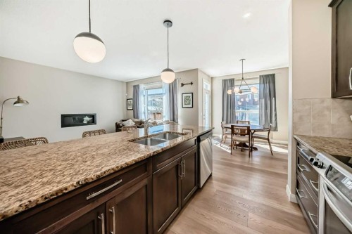 367 Evanspark Gardens Nw, Calgary, AB - Indoor Photo Showing Kitchen With Double Sink With Upgraded Kitchen