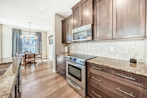 367 Evanspark Gardens Nw, Calgary, AB - Indoor Photo Showing Kitchen With Upgraded Kitchen