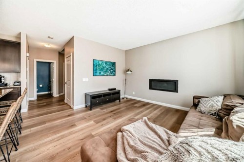 367 Evanspark Gardens Nw, Calgary, AB - Indoor Photo Showing Living Room