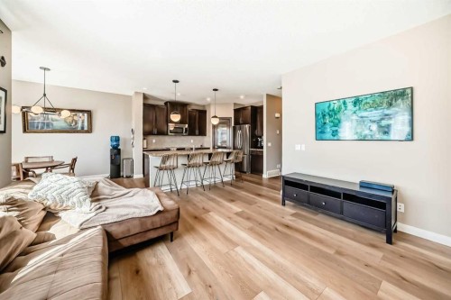 367 Evanspark Gardens Nw, Calgary, AB - Indoor Photo Showing Living Room