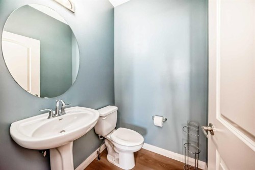 367 Evanspark Gardens Nw, Calgary, AB - Indoor Photo Showing Bathroom