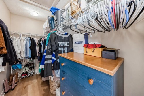 367 Evanspark Gardens Nw, Calgary, AB - Indoor With Storage