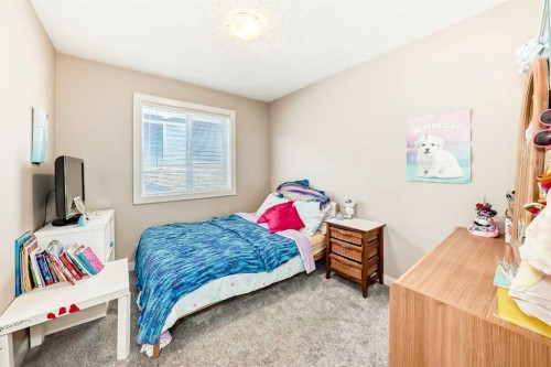 367 Evanspark Gardens Nw, Calgary, AB - Indoor Photo Showing Bedroom