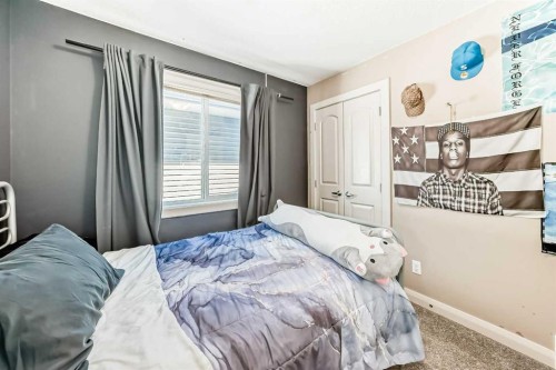 367 Evanspark Gardens Nw, Calgary, AB - Indoor Photo Showing Bedroom