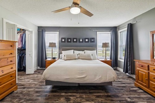 98 Sierra Nevada Green Sw, Calgary, AB - Indoor Photo Showing Bedroom