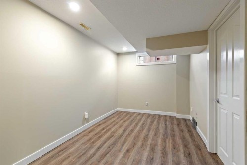 98 Sierra Nevada Green Sw, Calgary, AB - Indoor Photo Showing Other Room