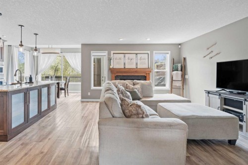 31 Brightondale Close Se, Calgary, AB - Indoor Photo Showing Living Room