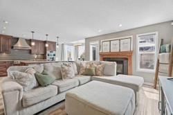 31 Brightondale Close SE Calgary, AB T2Z 4M6