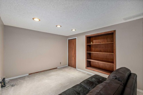 3003 25 Street Sw, Calgary, AB 