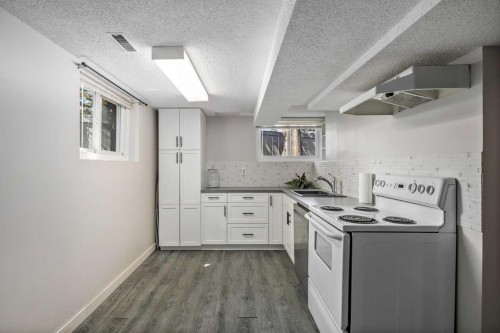 3003 25 Street Sw, Calgary, AB 