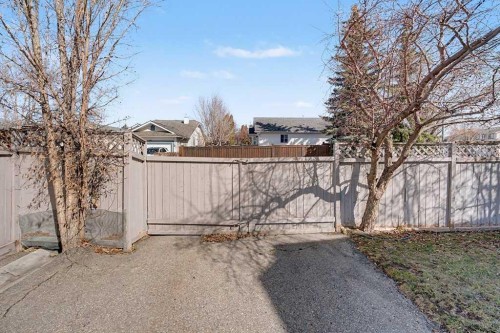450 Douglas Glen Boulevard Se, Calgary, AB - Outdoor