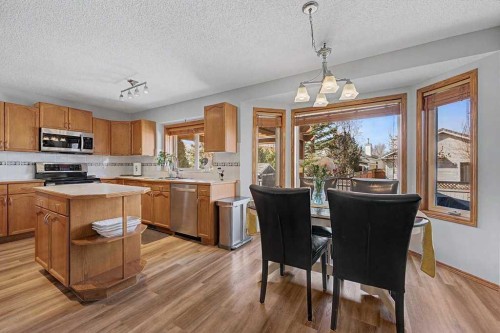 450 Douglas Glen Boulevard Se, Calgary, AB - Indoor Photo Showing Other Room