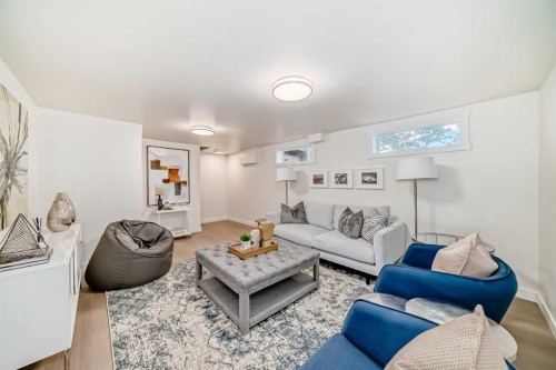 619 Merrill Drive Ne, Calgary, AB - Indoor Photo Showing Living Room