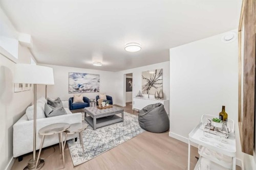 619 Merrill Drive Ne, Calgary, AB - Indoor Photo Showing Living Room