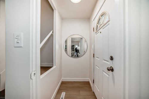 619 Merrill Drive Ne, Calgary, AB - Indoor Photo Showing Other Room