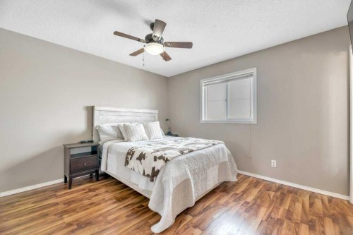 1905 Strathcona Terrace, Strathmore, AB - Indoor Photo Showing Bedroom
