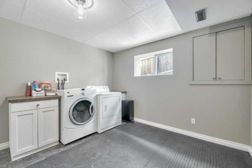 1905 Strathcona Terrace, Strathmore, AB - Indoor Photo Showing Laundry Room