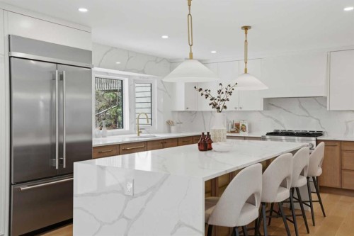 119 Canterville Road Sw, Calgary, AB - Indoor Photo Showing Kitchen With Upgraded Kitchen