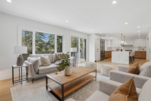 119 Canterville Road Sw, Calgary, AB - Indoor Photo Showing Living Room