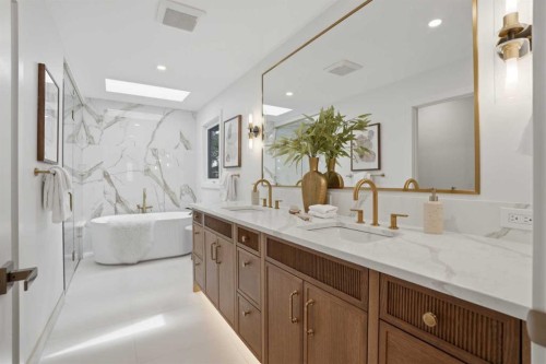 119 Canterville Road Sw, Calgary, AB - Indoor Photo Showing Bathroom