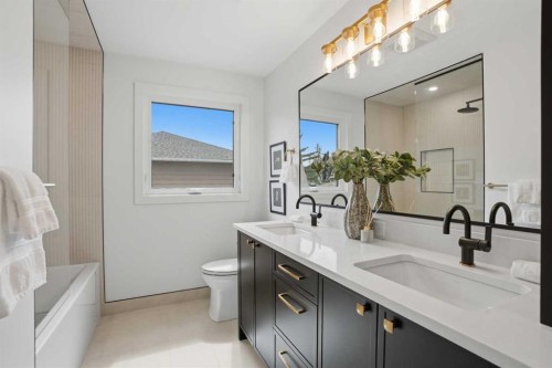 119 Canterville Road Sw, Calgary, AB - Indoor Photo Showing Bathroom