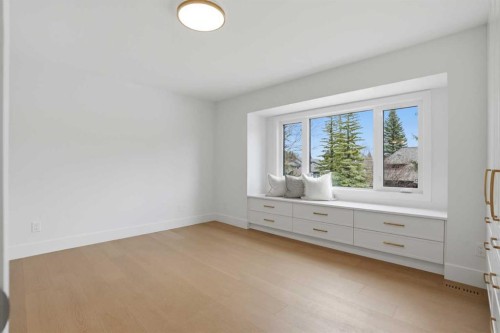 119 Canterville Road Sw, Calgary, AB - Indoor Photo Showing Other Room