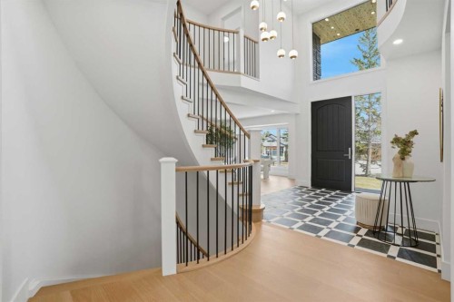 119 Canterville Road Sw, Calgary, AB - Indoor Photo Showing Other Room