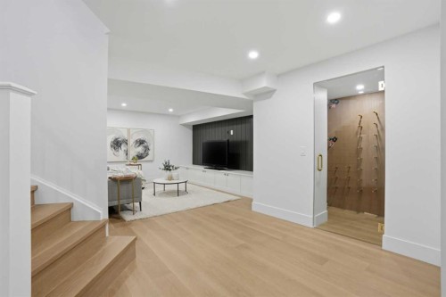 119 Canterville Road Sw, Calgary, AB - Indoor Photo Showing Other Room