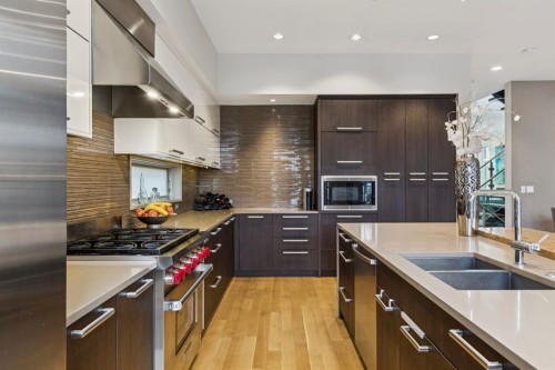 1624 Broadview Road Nw, Calgary, AB - Indoor Photo Showing Kitchen With Double Sink With Upgraded Kitchen