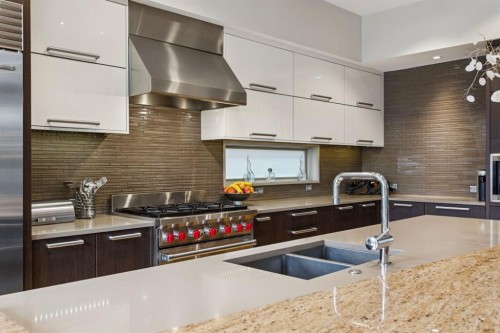 1624 Broadview Road Nw, Calgary, AB - Indoor Photo Showing Kitchen With Double Sink With Upgraded Kitchen