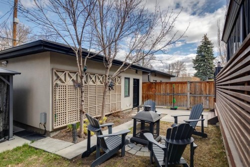 1624 Broadview Road Nw, Calgary, AB - Outdoor With Exterior