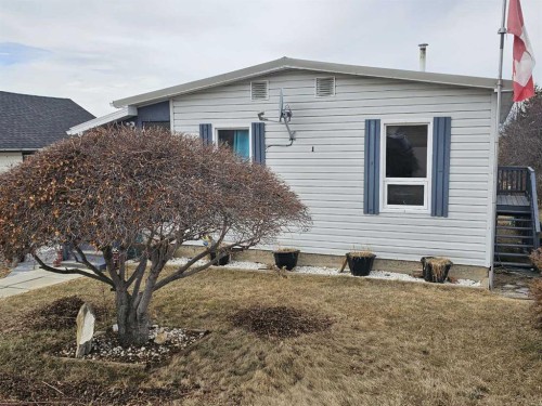 211 1St Avenue, Torrington, AB - Outdoor