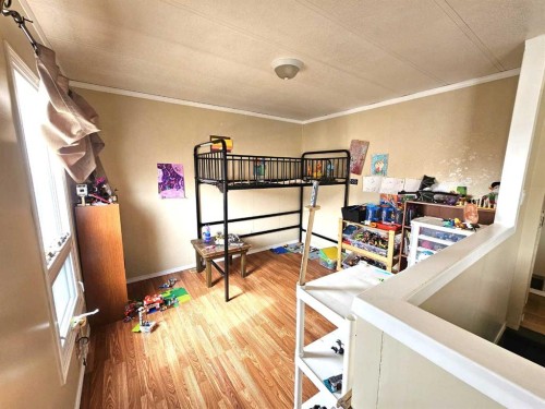 211 1St Avenue, Torrington, AB - Indoor