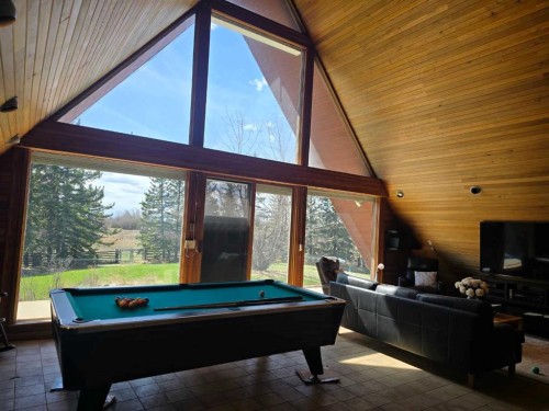 272128 Range Road 291 Ne, Airdrie, AB - Indoor Photo Showing Other Room