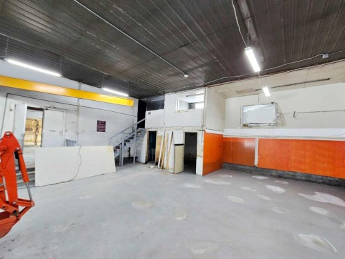 272128 Range Road 291 Ne, Airdrie, AB - Indoor Photo Showing Garage