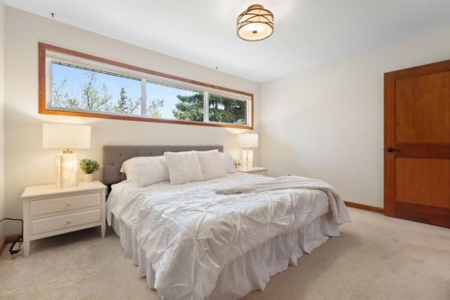 1619 47 Street Sw, Calgary, AB - Indoor Photo Showing Bedroom