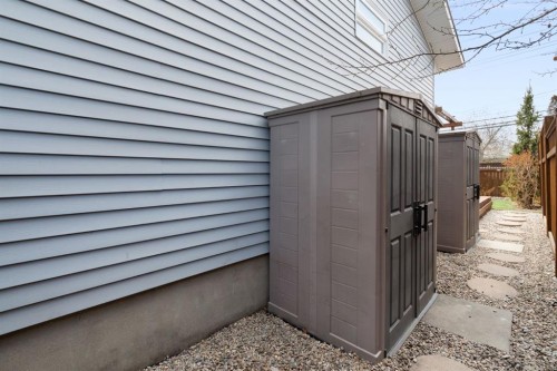 1619 47 Street Sw, Calgary, AB - Outdoor